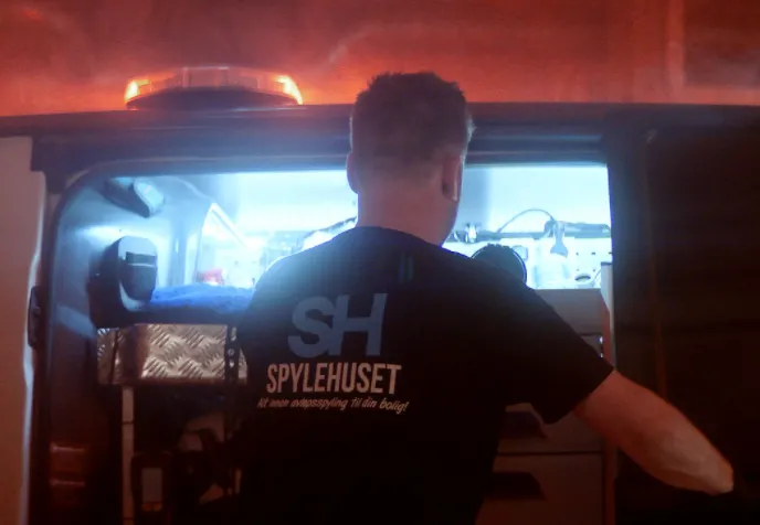 Høytrykksspyling av rør